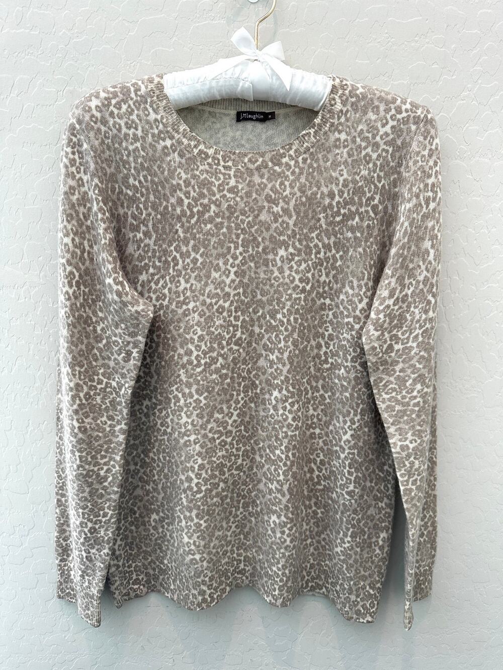J. McLaughlin 100% Cashmere Leopard Print Crewneck Sweater Medium Quiet Luxury